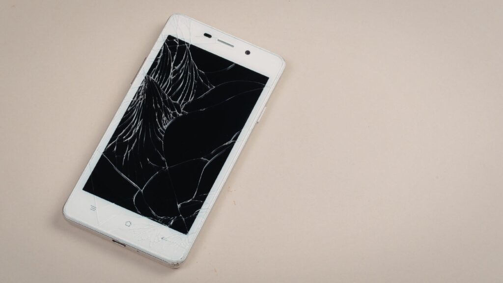 Tela de Celular Quebrada em Campina Grande: O Que Fazer